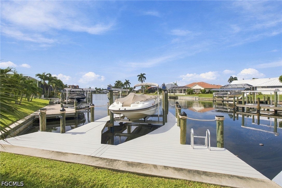 5232 SW 16th Place