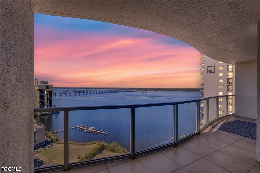 3000 Oasis Grand Boulevard 2502