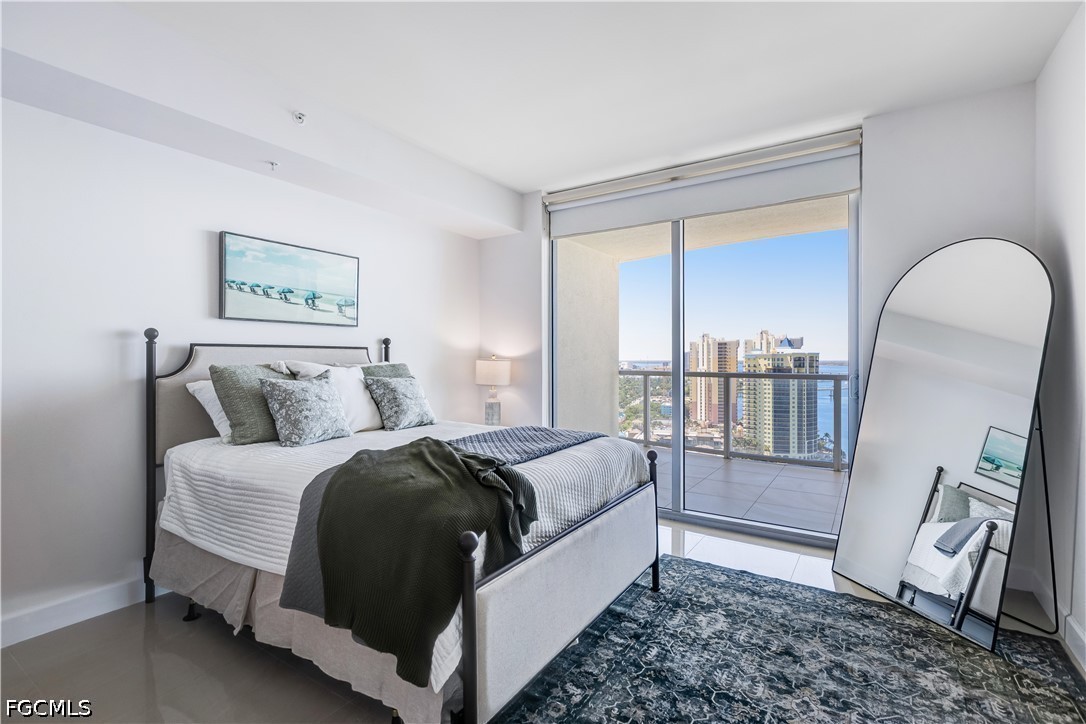 3000 Oasis Grand Boulevard 2502