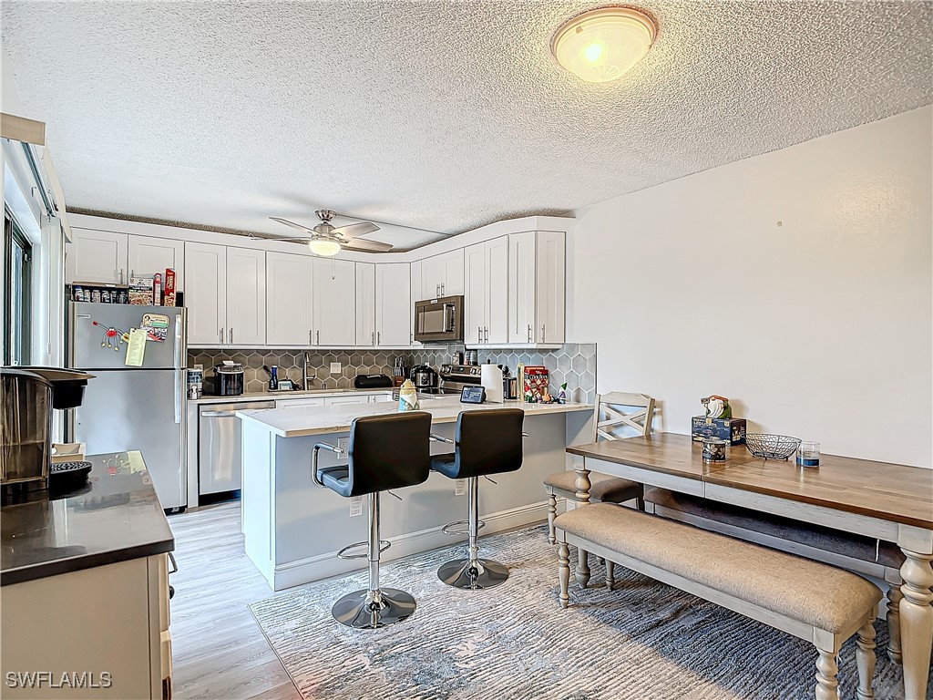 5215 Cedarbend Drive 4