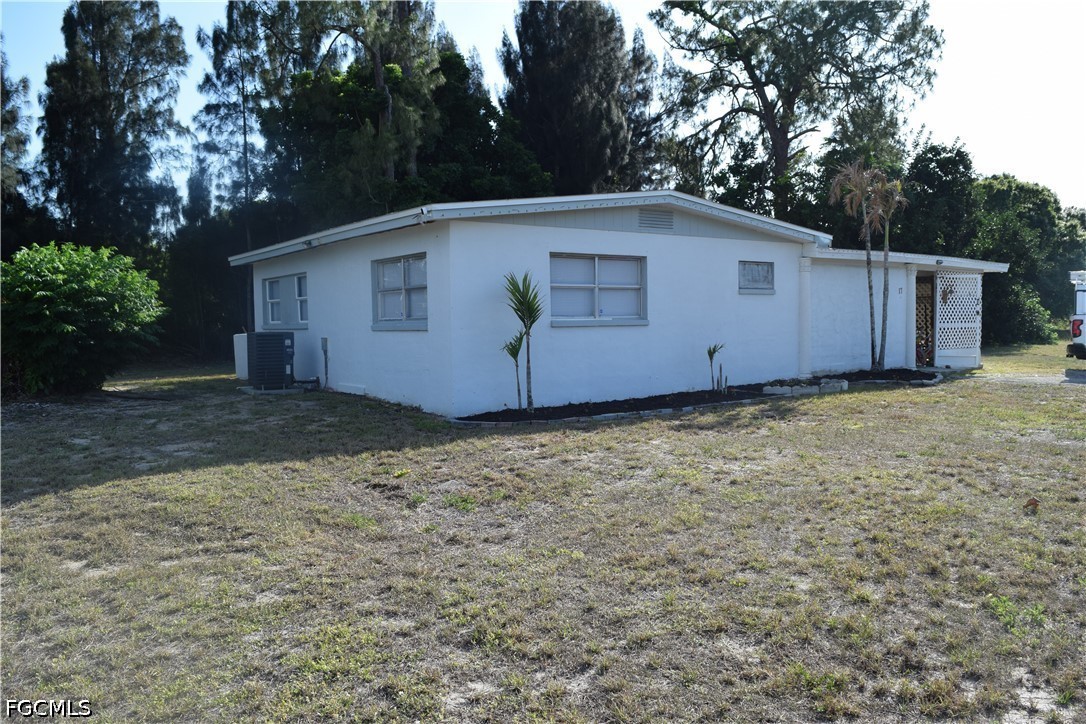 Photo 1 of 17 — 17 Colorado Road, Lehigh Acres, FL 33936