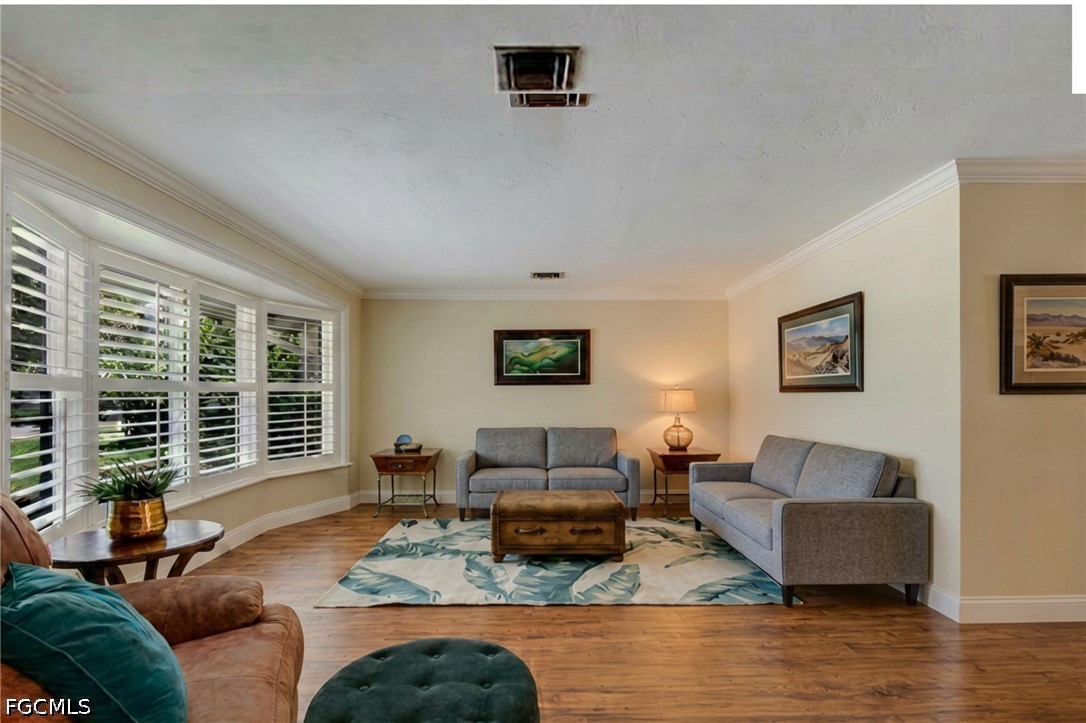 1347 Oaklawn Court