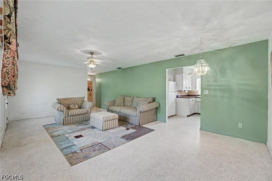 1564 Ixora Drive