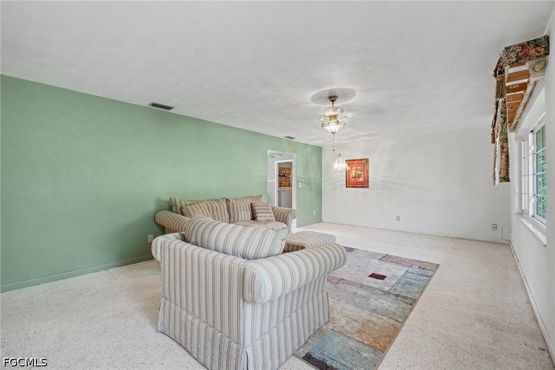 1564 Ixora Drive