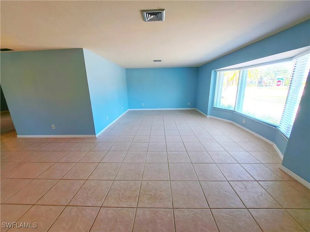 North Fort Myers, Florida 33903, United States, 3 Bedrooms Bedrooms, ,2 BathroomsBathrooms,Residential,Active,164137