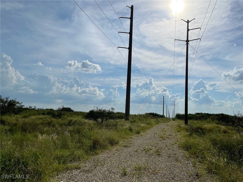 6876 5th Road