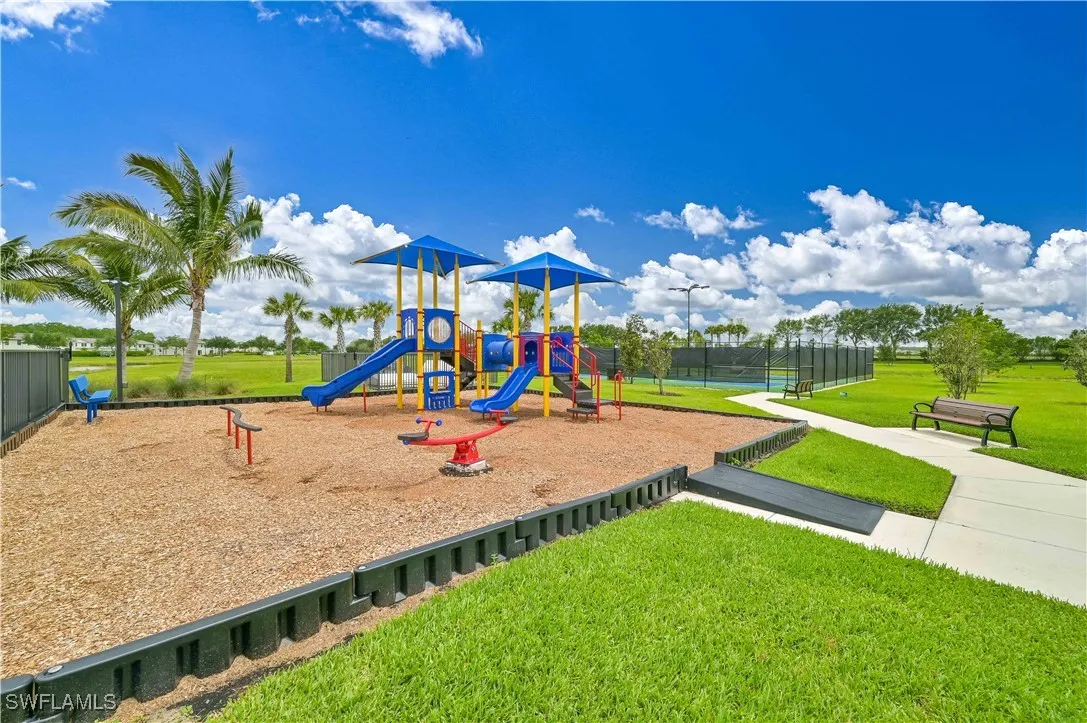 Fort Myers, Florida 33905, United States, 4 Bedrooms Bedrooms, ,2 BathroomsBathrooms,Residential,Active,97823