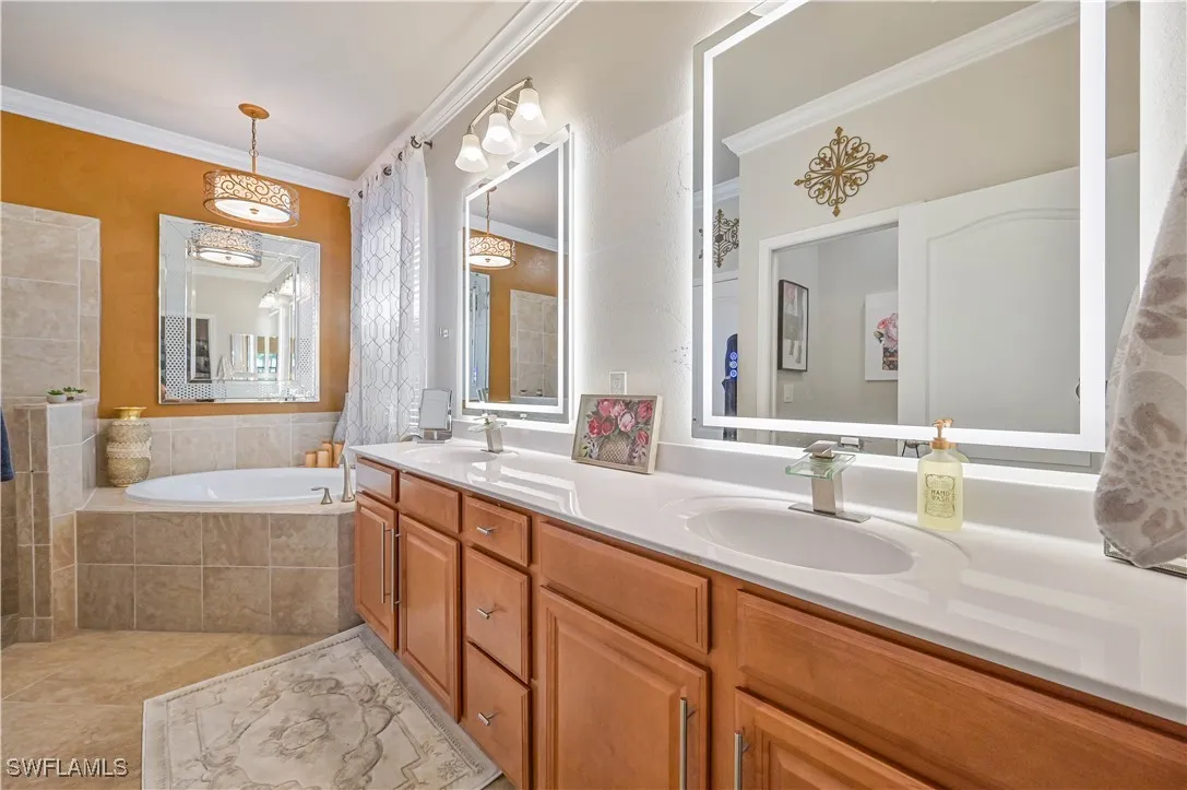 Fort Myers, Florida 33905, United States, 4 Bedrooms Bedrooms, ,2 BathroomsBathrooms,Residential,Active,97823