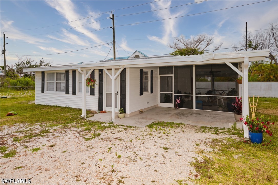 16820 Banyon Drive - Photo 2