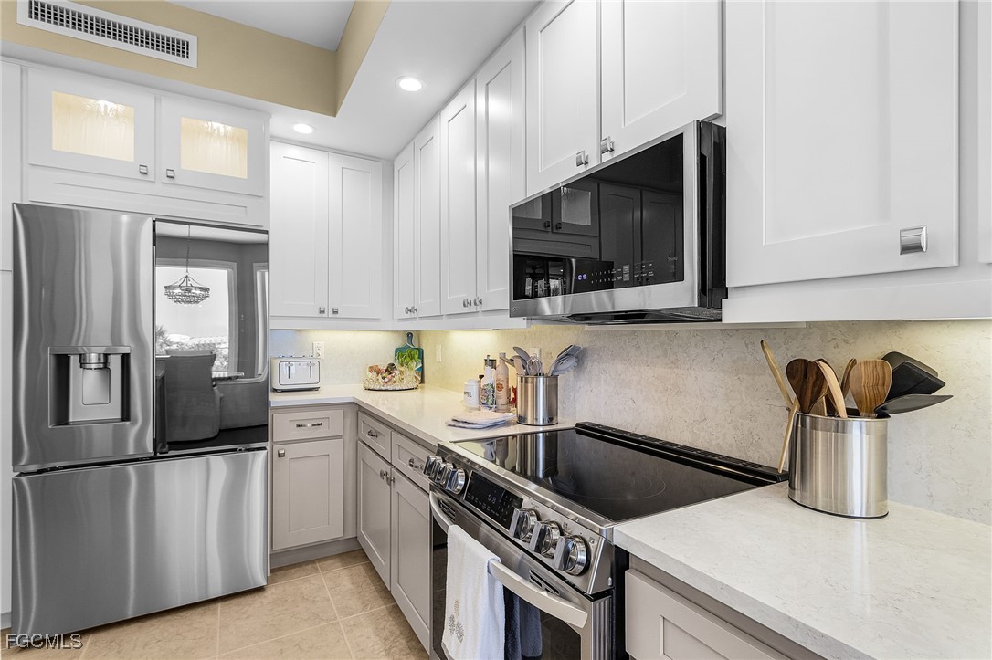 4182 Bay Beach Lane 743