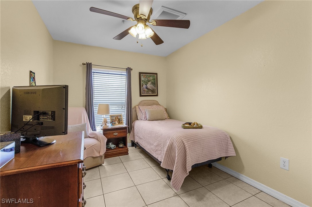 4616 SW 7th Place