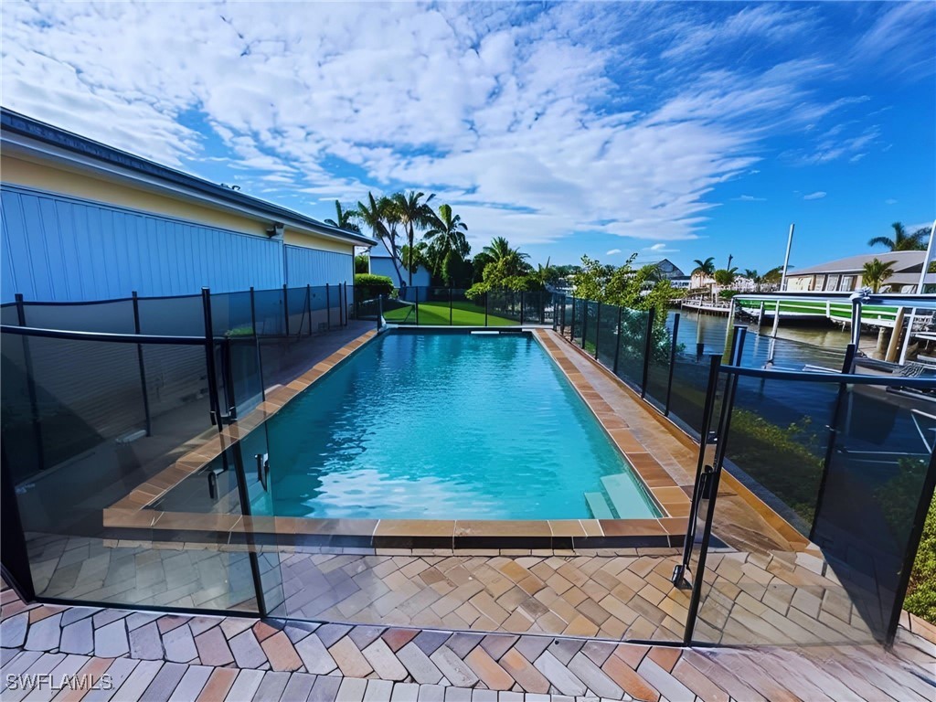 12 Bayview Boulevard
