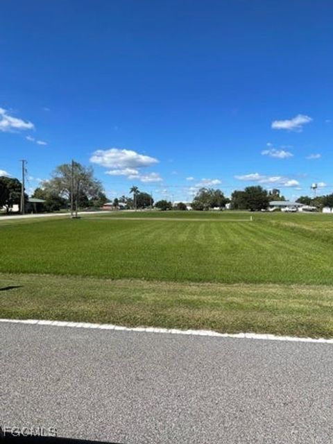 699 Avenue R SW Moore Haven FL 33471