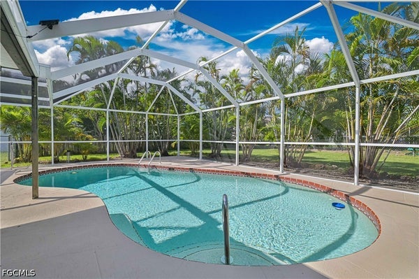 915 SW 31ST TER, CAPE CORAL, FL 33914 - Image 73e2eabf9867edc2d491dcb75bc94d3d/3611854776