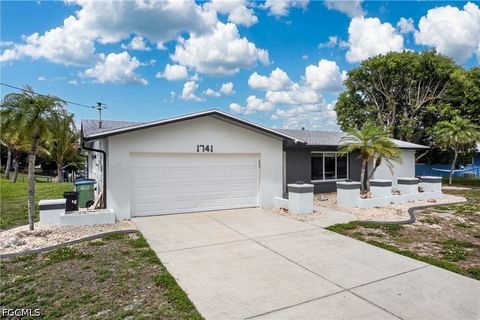 Photo of 1741 SE 29th Lane, Cape Coral, FL 33904 (MLS # 2026016453)