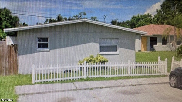 5458 5TH AVE, FORT MYERS, FL 33907 - Image 7438bf0b3f1e8a5a07d0dcc684be5657/1384292128