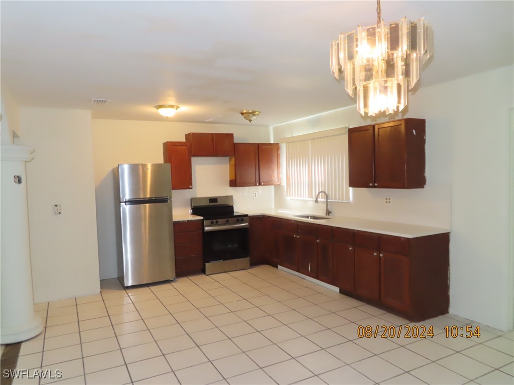 4002 S Edgewater Circle
