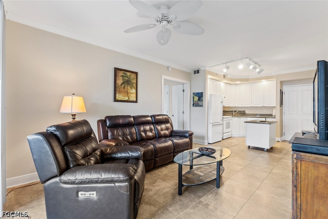 2825 Palm Beach Boulevard 203