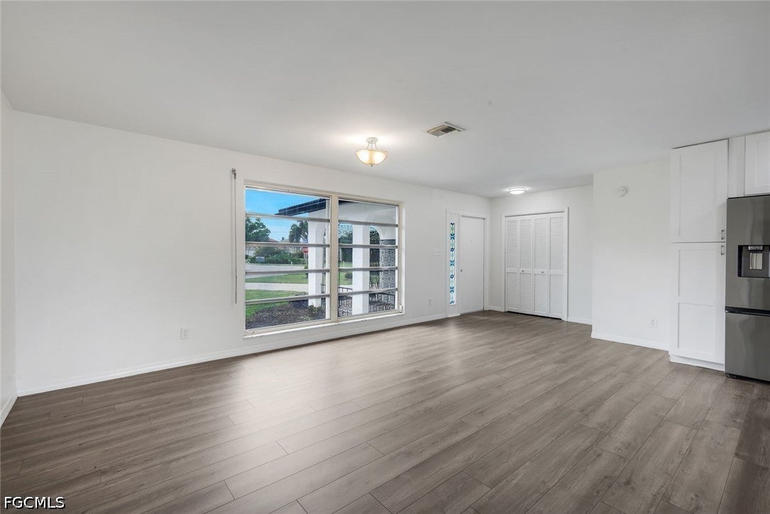 2700 W Marion Avenue