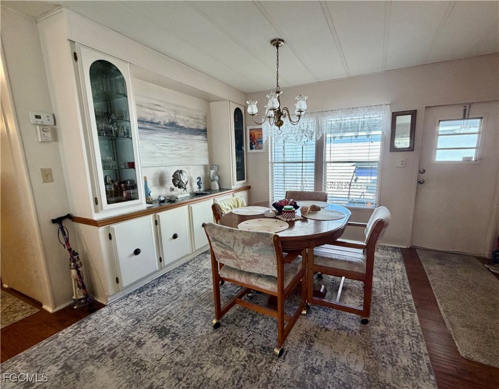 212 Cobblestone Lane