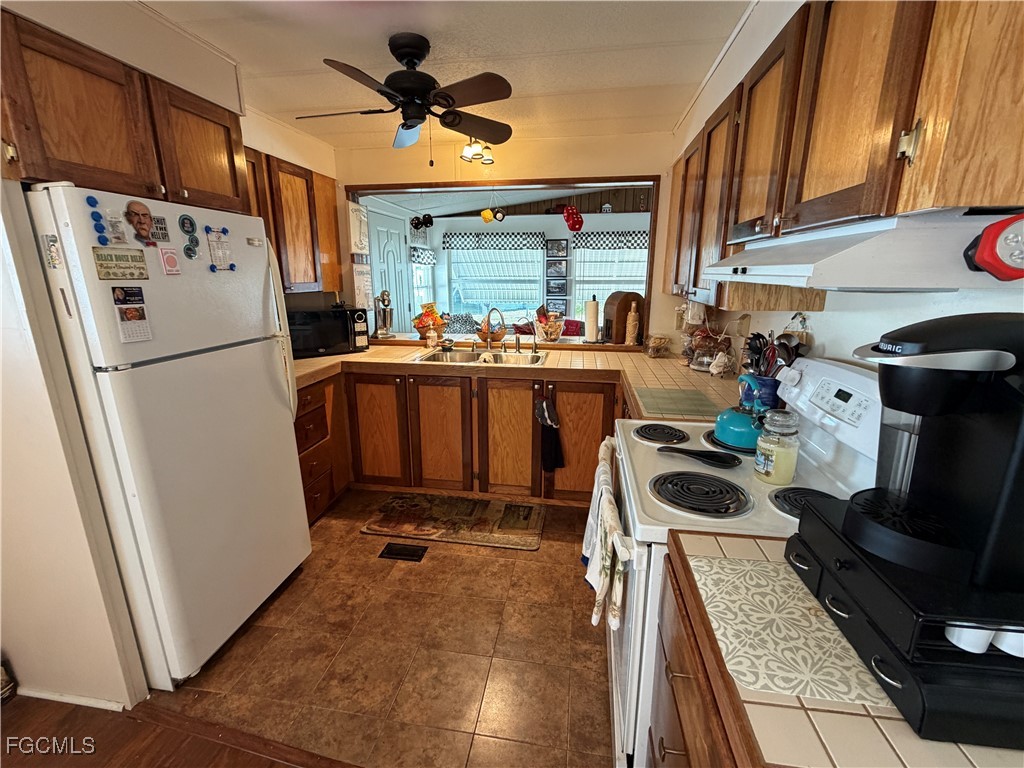 212 Cobblestone Lane