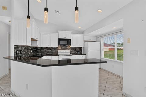 Tiny photo for 827 SW 29th Terrace, Cape Coral, FL 33914 (MLS # 2026026772)
