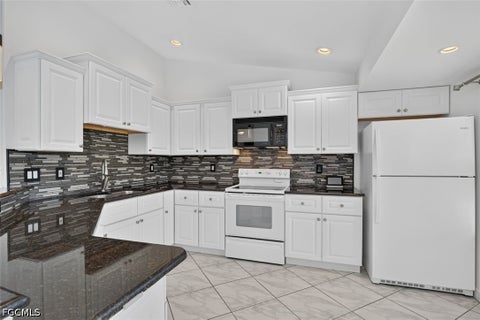 Tiny photo for 827 SW 29th Terrace, Cape Coral, FL 33914 (MLS # 2026026772)