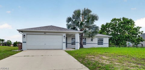 Tiny photo for 827 SW 29th Terrace, Cape Coral, FL 33914 (MLS # 2026026772)