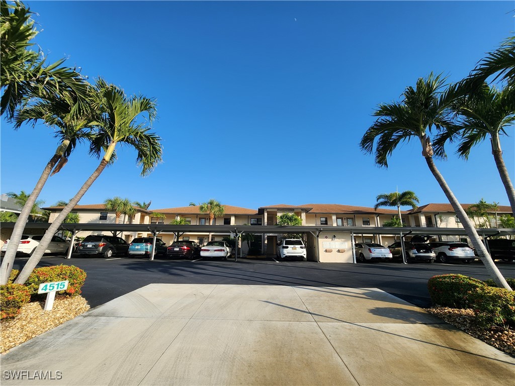 4515 Country Club Boulevard 204