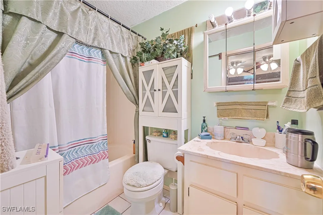 North Fort Myers, Florida 33917, United States, 6 Bedrooms Bedrooms, ,4 BathroomsBathrooms,Residential,Active,42498