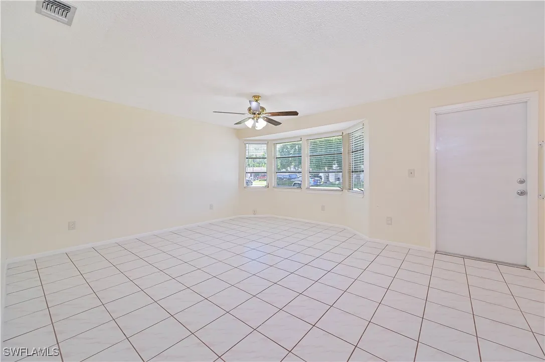 North Fort Myers, Florida 33917, United States, 6 Bedrooms Bedrooms, ,4 BathroomsBathrooms,Residential,Active,42498