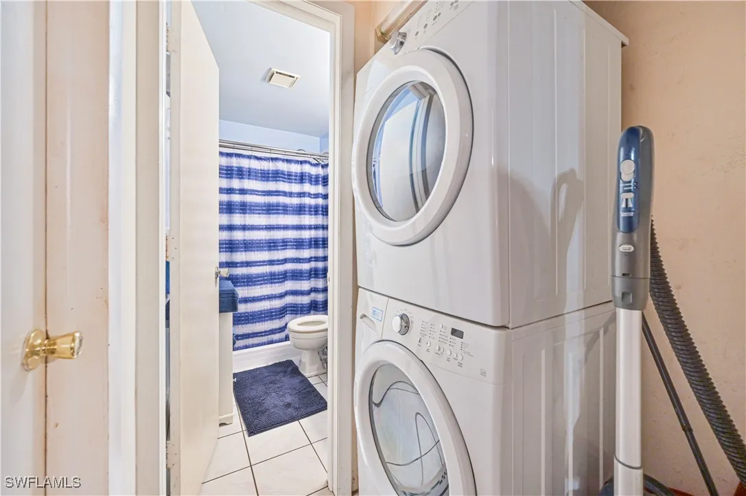 North Fort Myers, Florida 33917, United States, 6 Bedrooms Bedrooms, ,4 BathroomsBathrooms,Residential,Active,42498