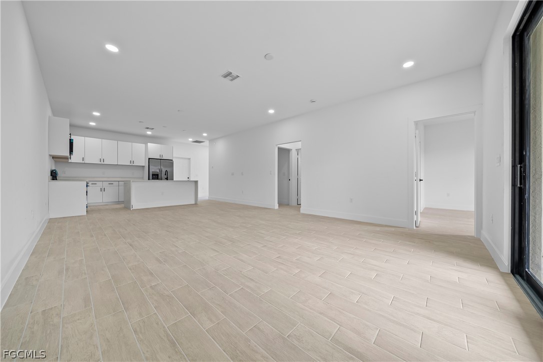 4733-4735 27th Street SW