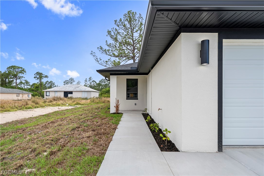 4733-4735 27th Street SW