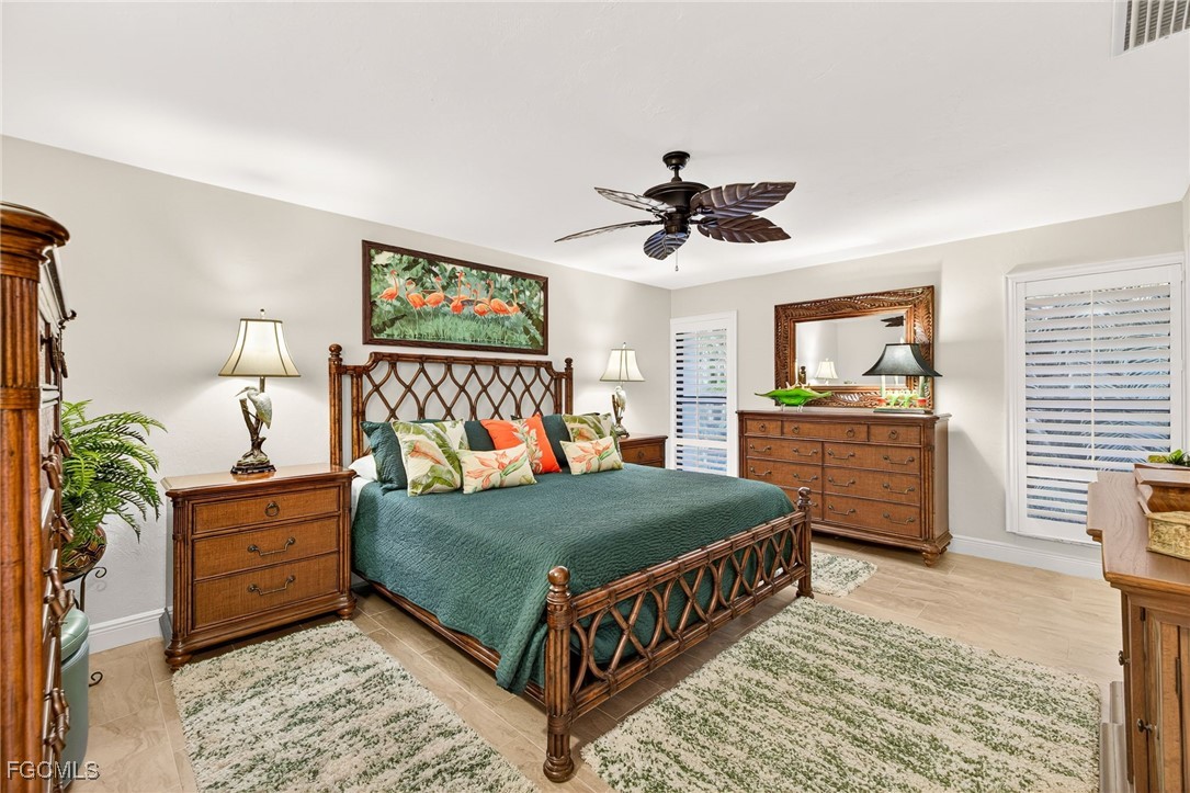 4656 S Landings Drive