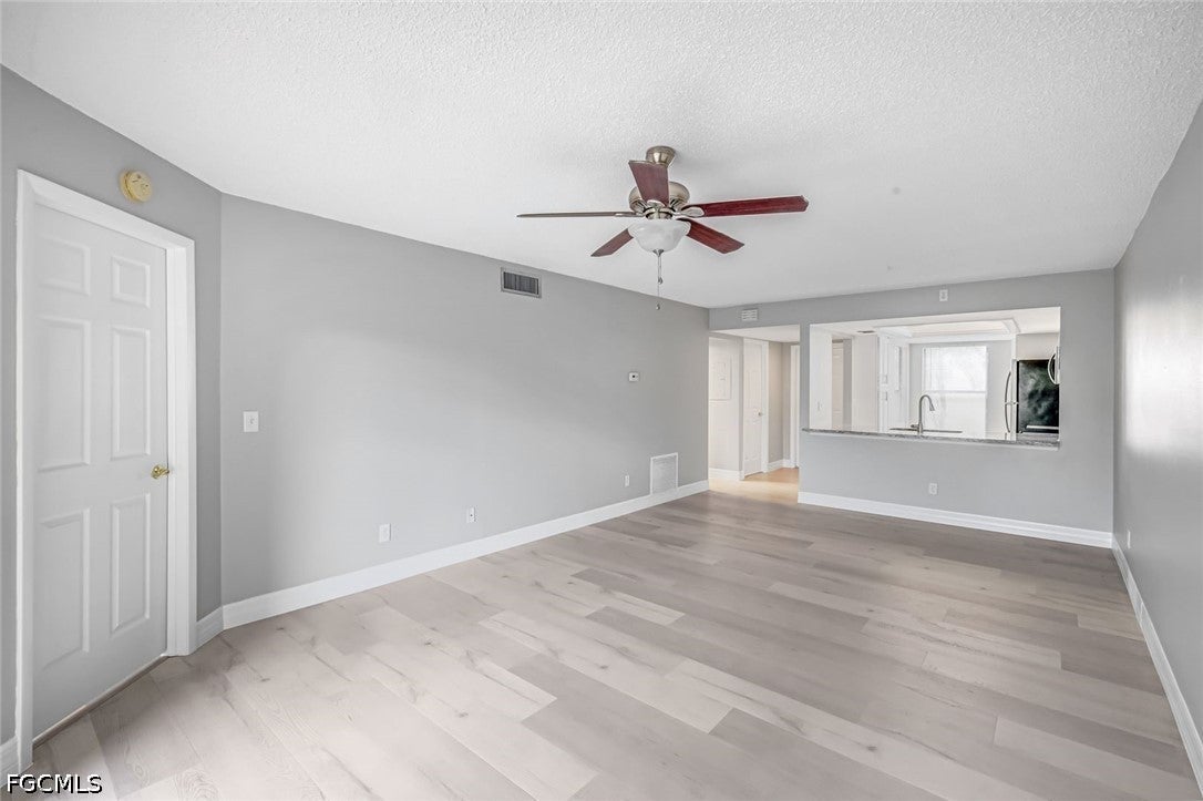 15206 Parkside Drive 102
