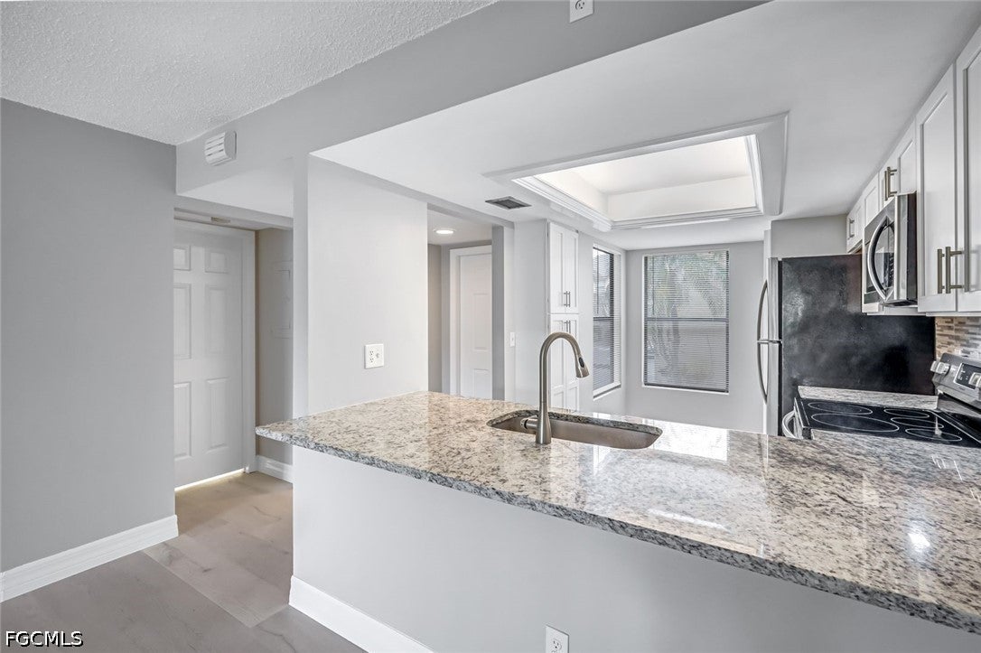 15206 Parkside Drive 102