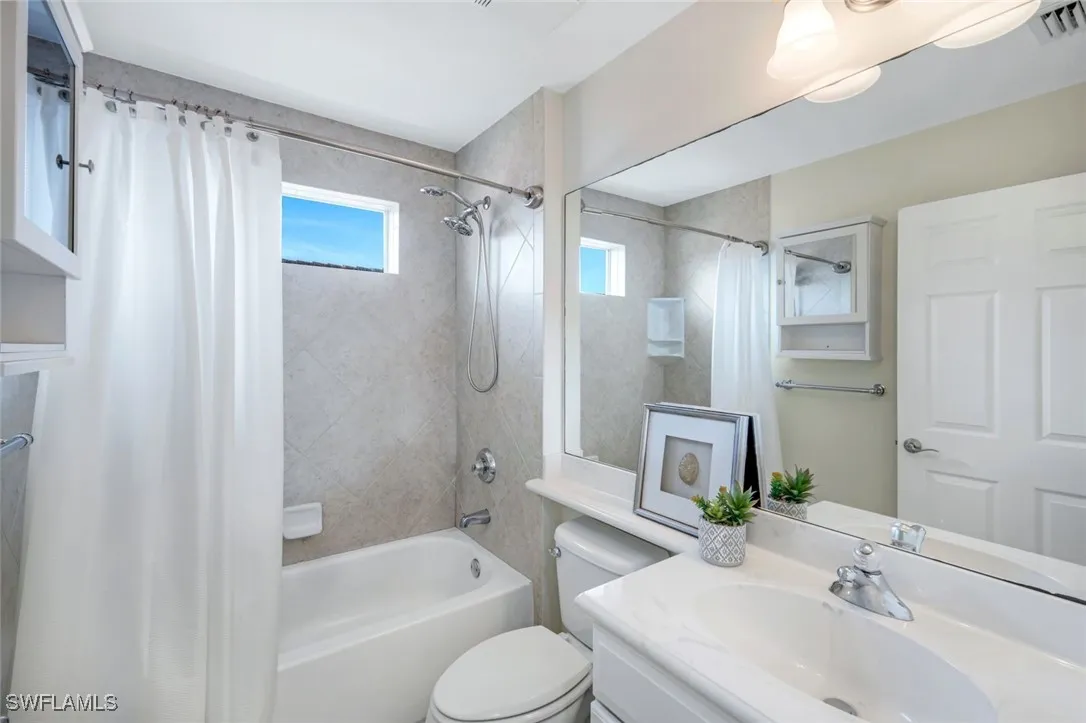 Estero, Florida 33967, United States, 3 Bedrooms Bedrooms, ,3 BathroomsBathrooms,Residential,Active,183804