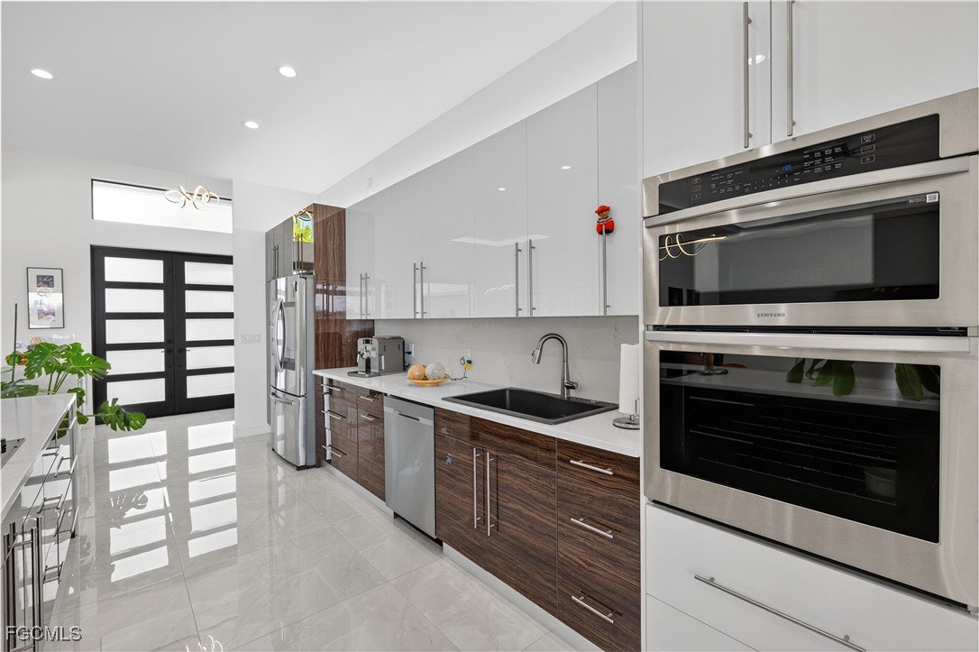 Cape Coral, Florida, 33991, United States, 5 Bedrooms Bedrooms, ,6 BathroomsBathrooms,Residential,Active,1994953