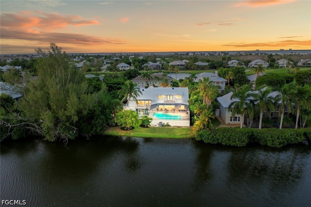 9015 Mockingbird Drive