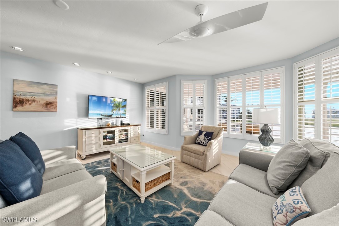1655 Lands End Village