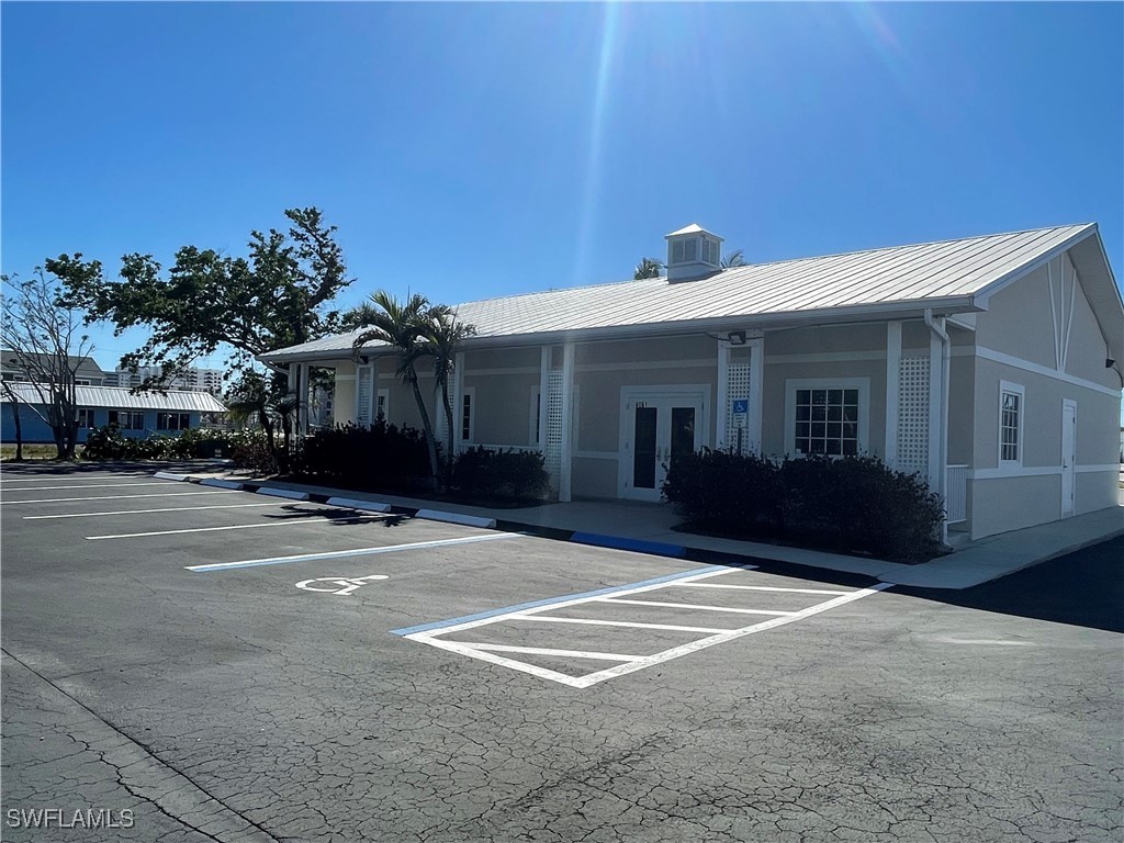 6061 Estero Boulevard