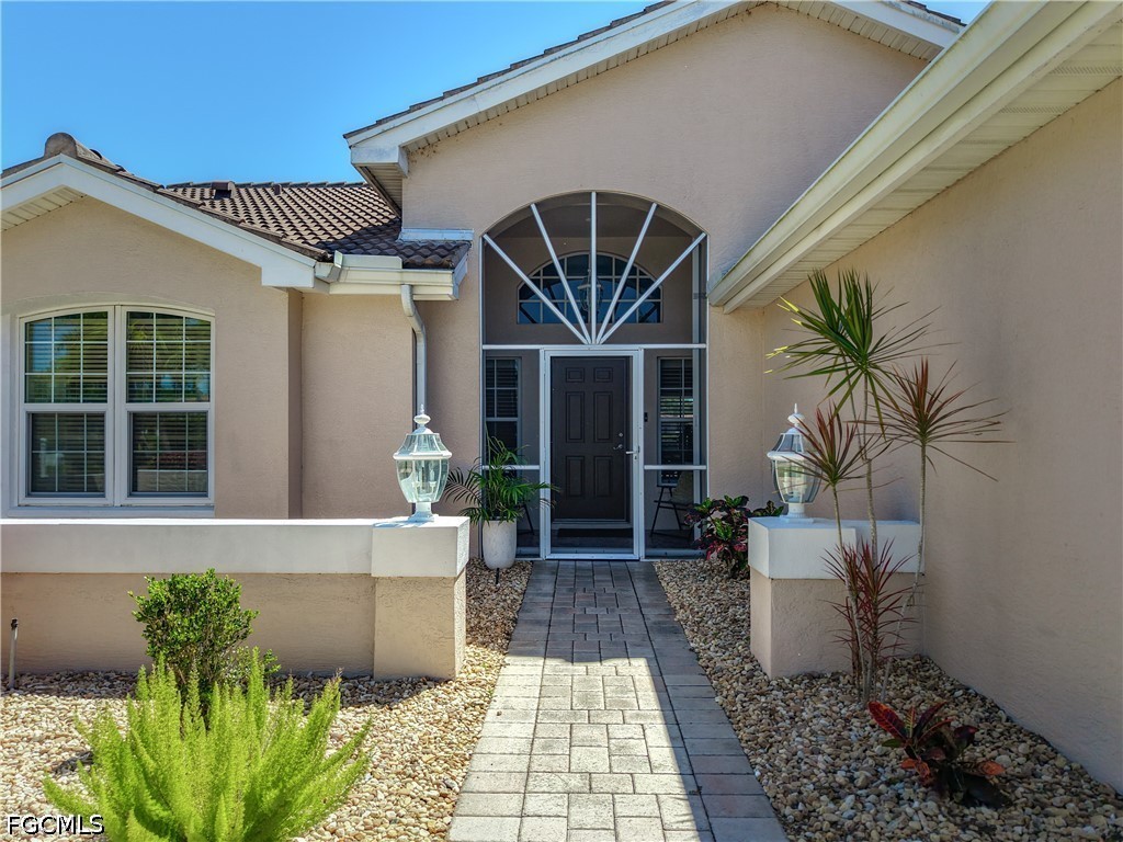 2240 Corona Del Sire Drive