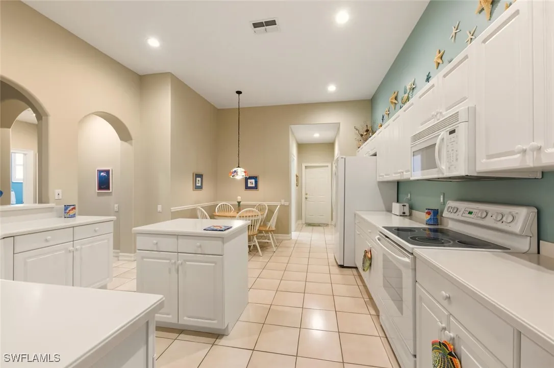 Naples, Florida 34110, United States, 3 Bedrooms Bedrooms, ,2 BathroomsBathrooms,Residential,Active,242054