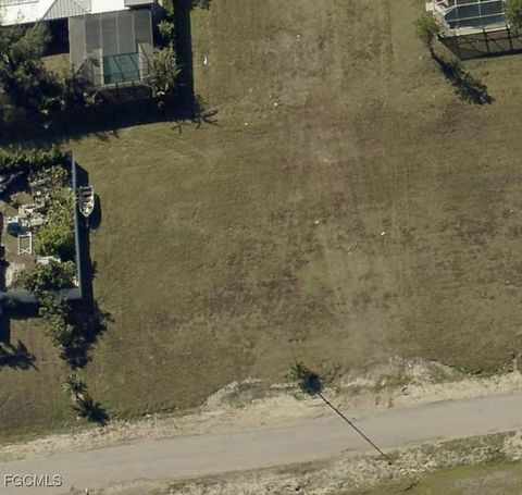 902 NE 16th Terrace Cape Coral FL 33909