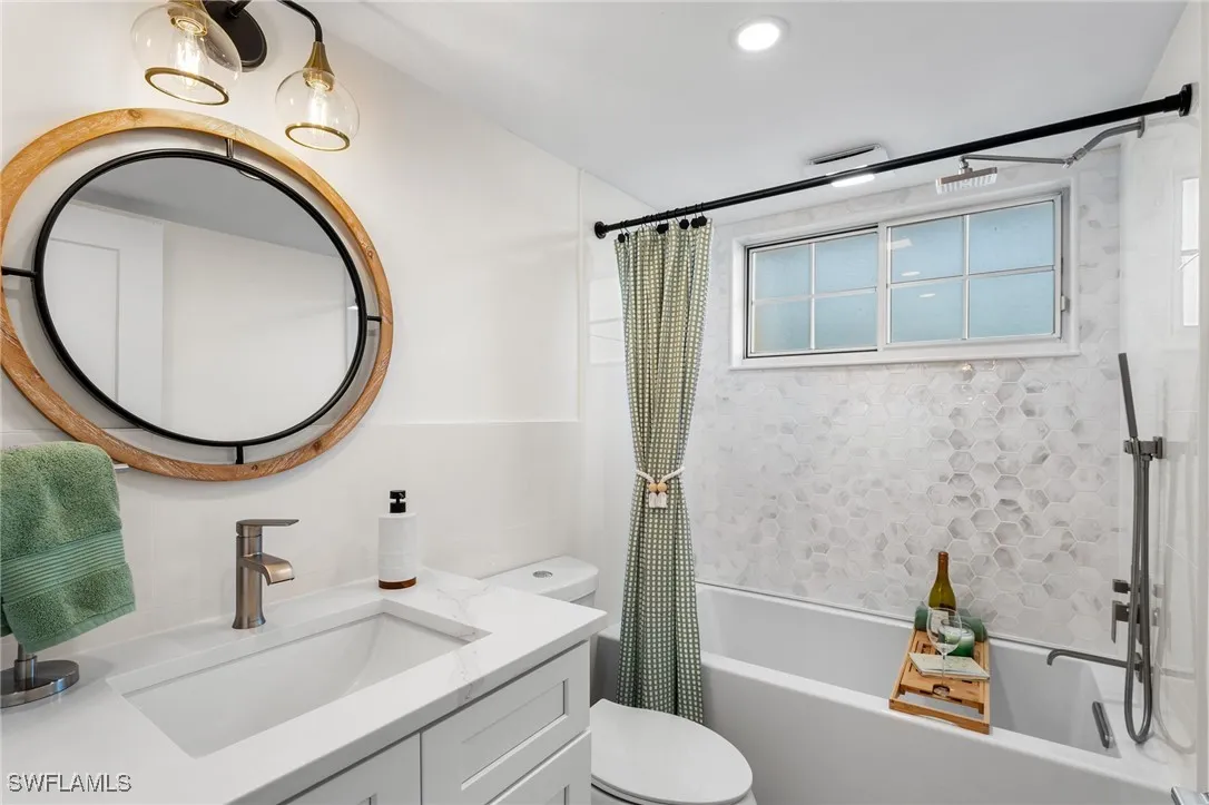 Fort Myers, Florida 33908, United States, 2 Bedrooms Bedrooms, ,2 BathroomsBathrooms,Residential,Active,22656