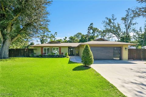 2474 King Arthurs Court Fort Myers FL 33912