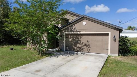 Photo of 722 Arundel Circle, Fort Myers, FL 33913 (MLS # 2026017835)