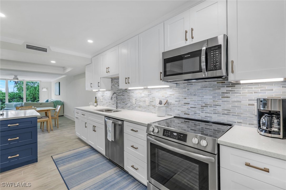 200 Periwinkle Way 114