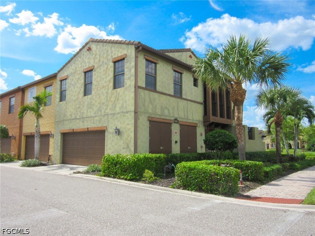 11908 Izarra Way 7001